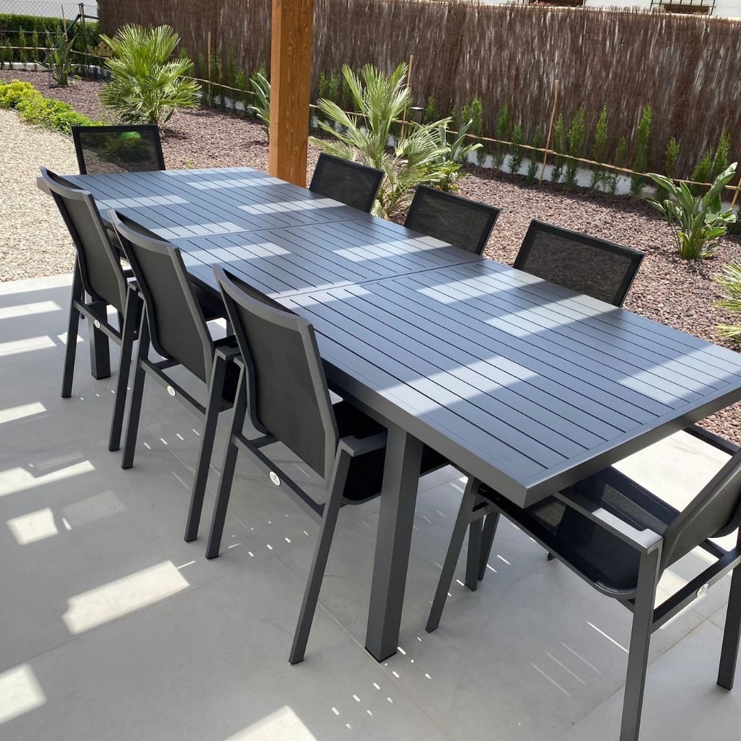 Formentera Extendable Table.