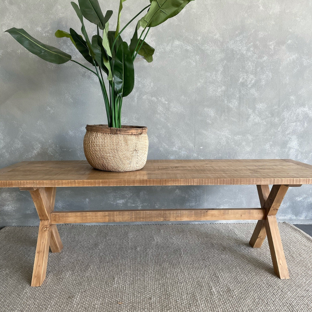 Mesa Teka Lyon
