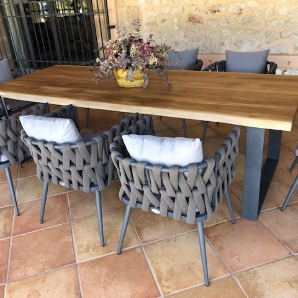 Rosy Brown Oak Wooden Dining Tables